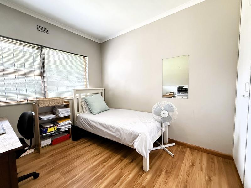 4 Bedroom Property for Sale in Panorama Western Cape